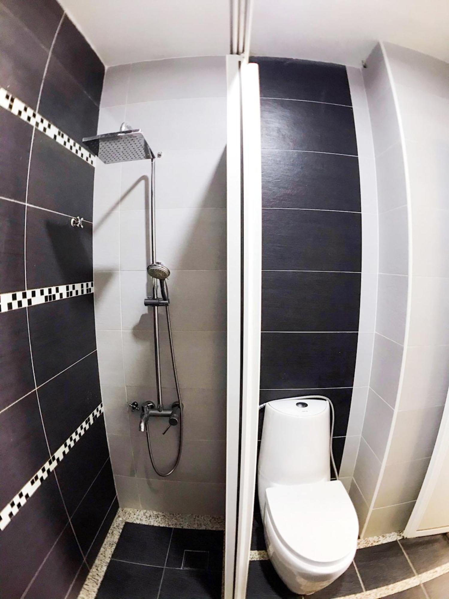 1 Bedroom Apartment, Melaka Cbd Town Center- Hosted By Private Locals Resident, Balcony With City Skyline View Or Seaview, Opposite Malls, Tv Box, 5 Minutes To Jonker Street, Malacca Esterno foto