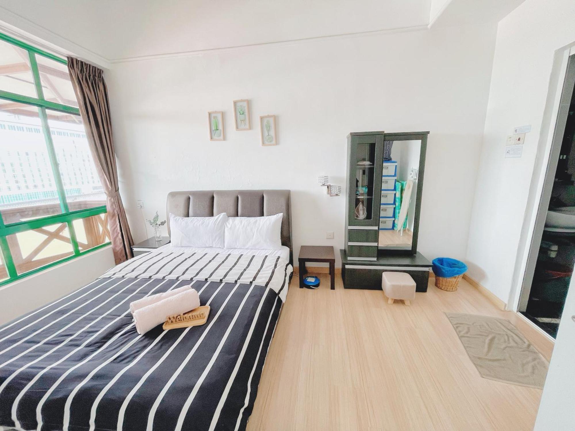 1 Bedroom Apartment, Melaka Cbd Town Center- Hosted By Private Locals Resident, Balcony With City Skyline View Or Seaview, Opposite Malls, Tv Box, 5 Minutes To Jonker Street, Malacca Esterno foto