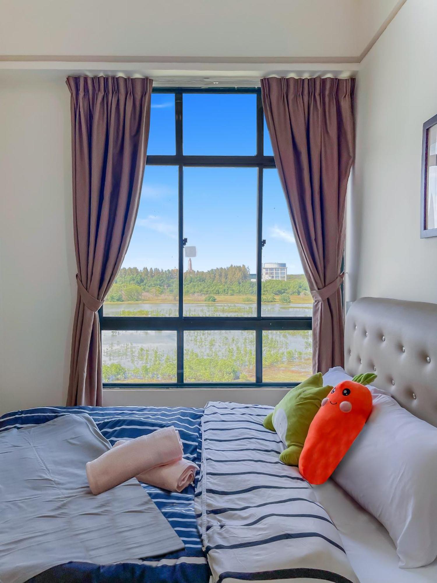 1 Bedroom Apartment, Melaka Cbd Town Center- Hosted By Private Locals Resident, Balcony With City Skyline View Or Seaview, Opposite Malls, Tv Box, 5 Minutes To Jonker Street, Malacca Esterno foto